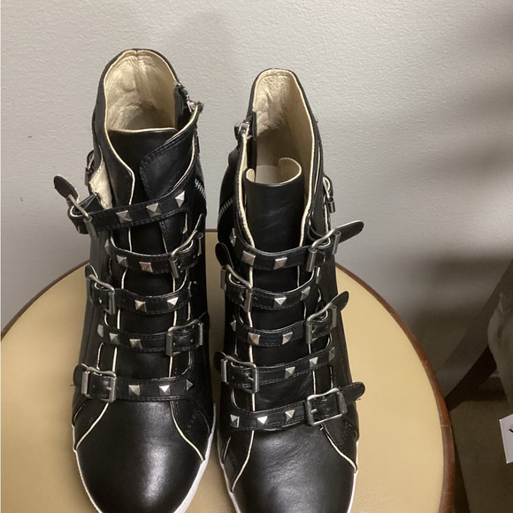 UES Wedge Heel Booties - Picture 7 of 9